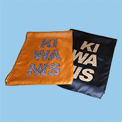 Schal mit KIWANIS